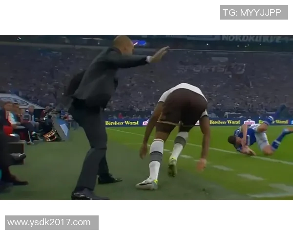 足球场上的搞笑瞬间足球明星们的奇葩表演让你捧腹大笑